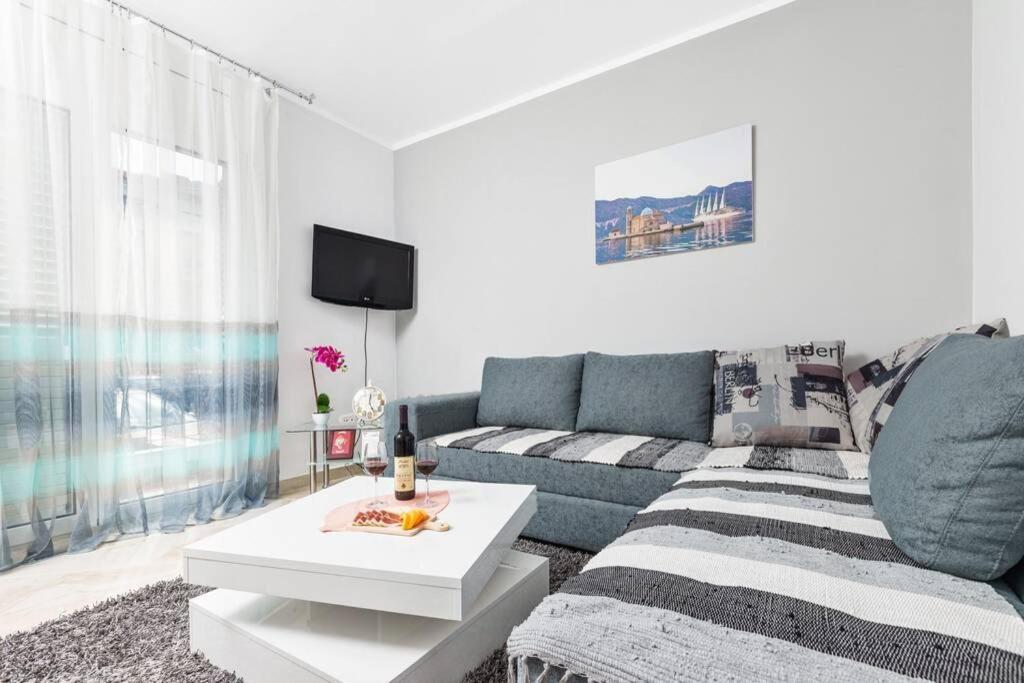Apartment Milos Котор Экстерьер фото